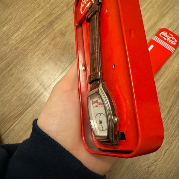 Vintage Rare Coca Cola Quartz Brown Leather Watch in Original Container - Picture 6 of 13